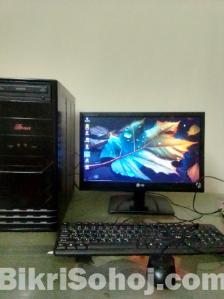 DESKIPO Cor i3 .Monutor 19' Ram 4 GB uasd
